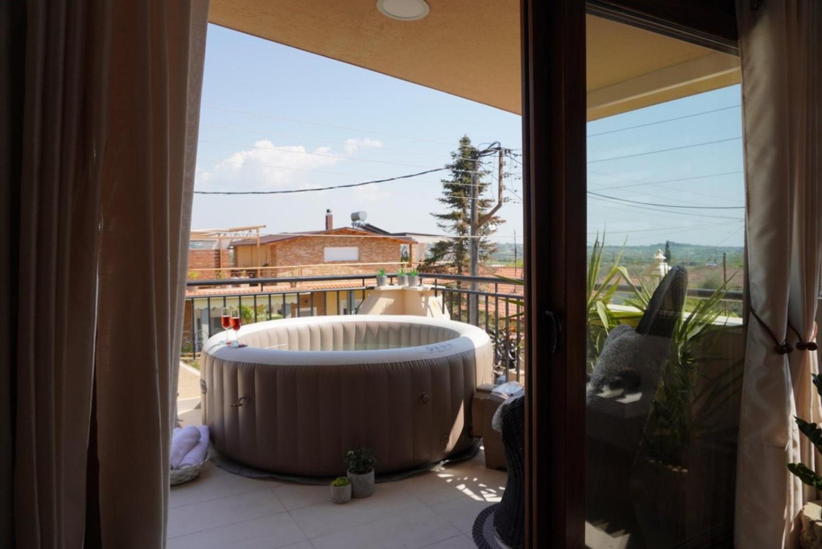 Villa Vaso With Jacuzzi Epanomi Bagian luar foto